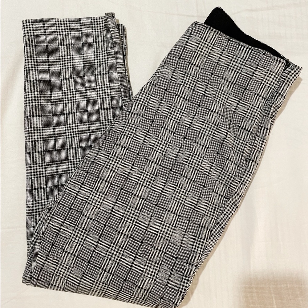 Old Navy Petite Dress Pants, Size 6 Petite